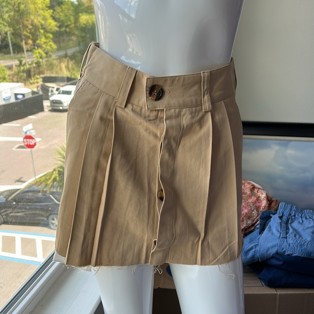 DE BASE MINI SKIRT SIZE M NWT